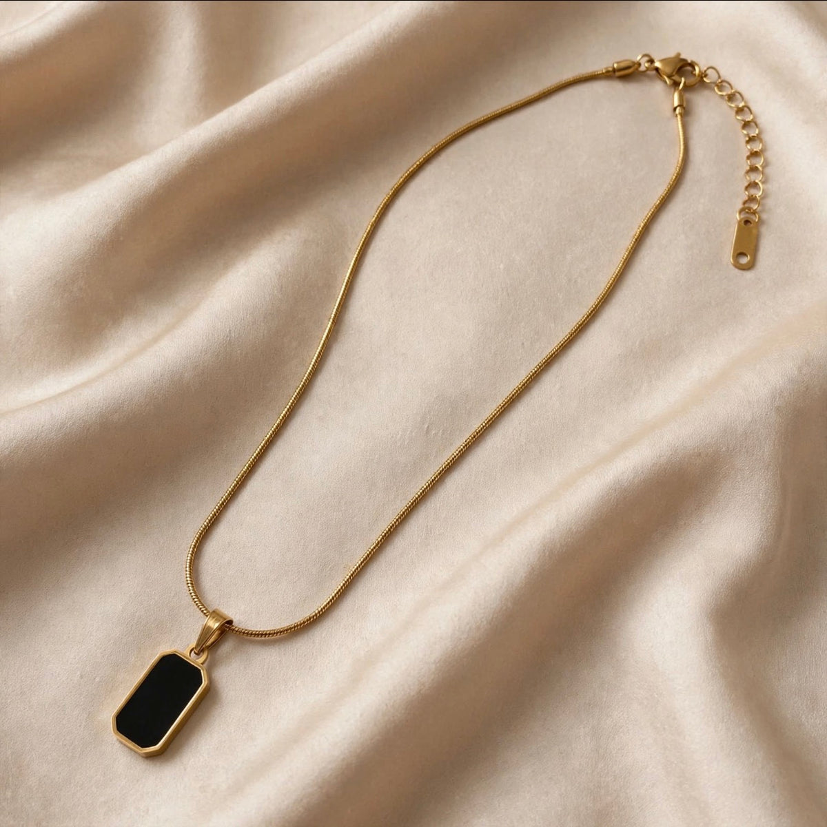 BLACK BAR