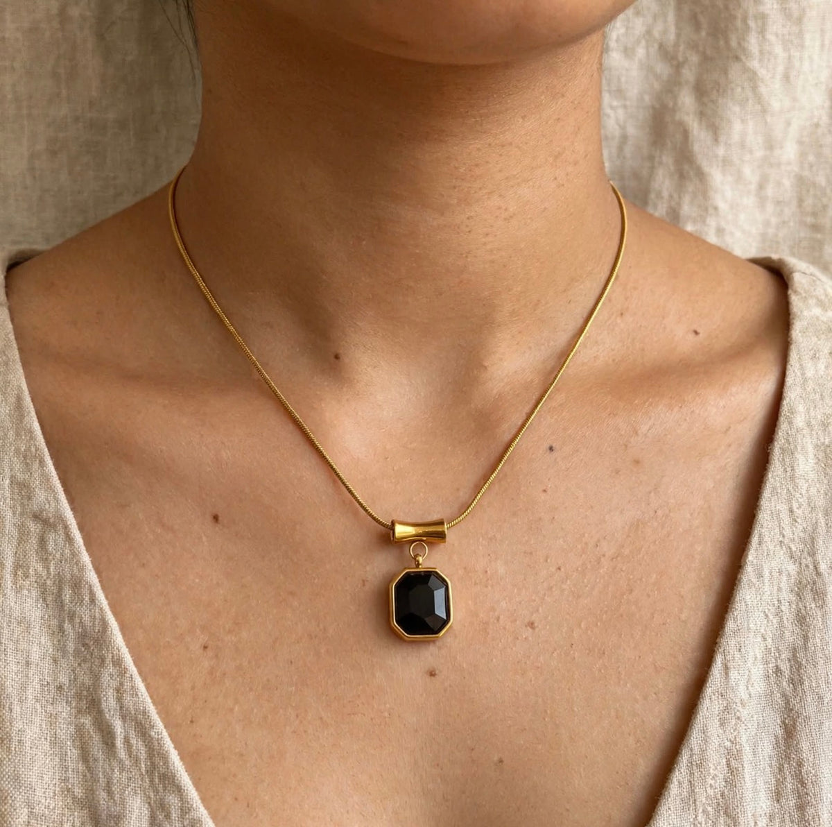BLACK TONE