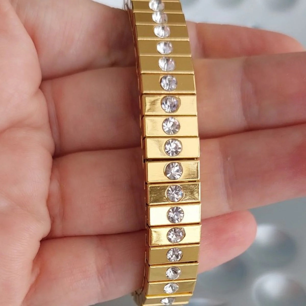 Antica gold stones