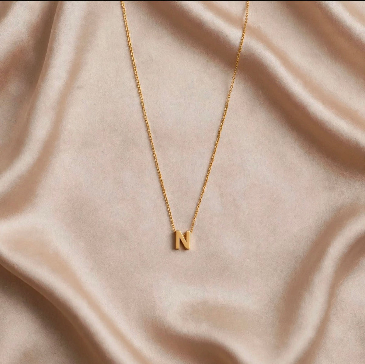 INITIAL's NECKLACE
