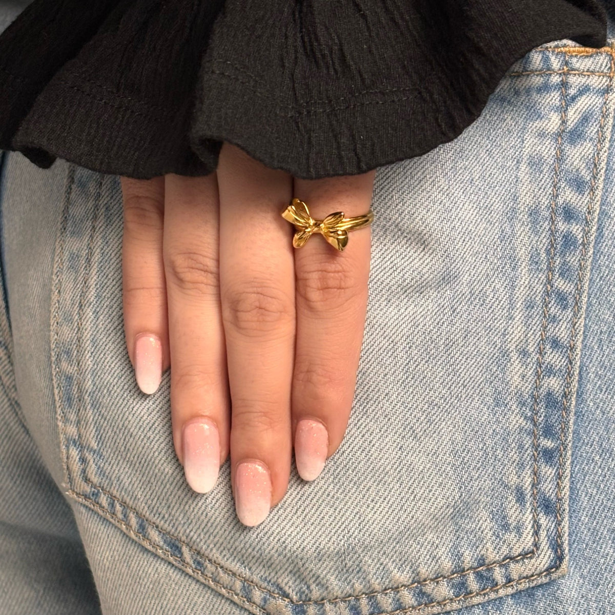 Dainty bow